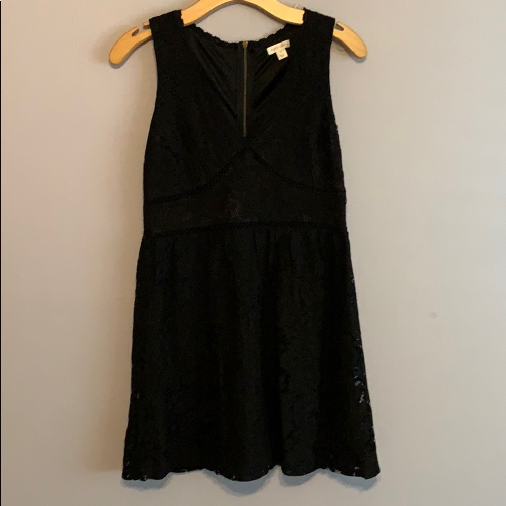 Black lace Xhilaration -small